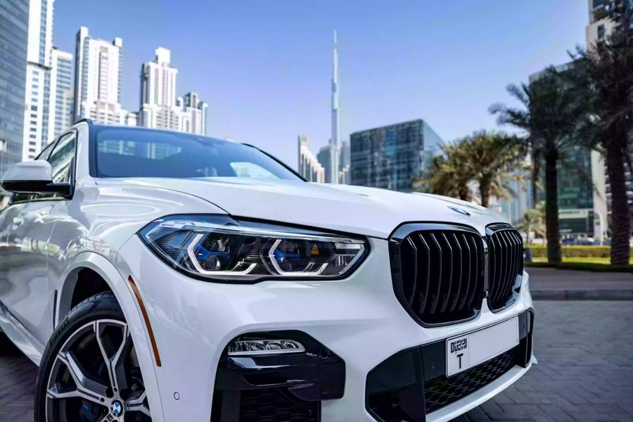 Reasons to Hire BMW Cars in Dubai